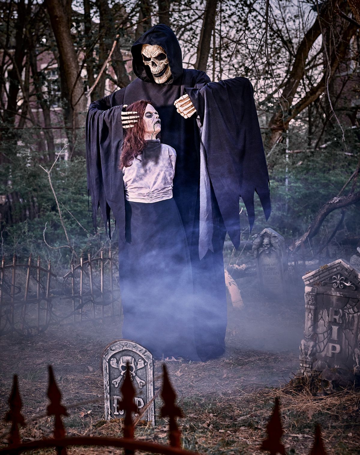 6 Ft 6 In The Black Heart Animatronic - Image 2