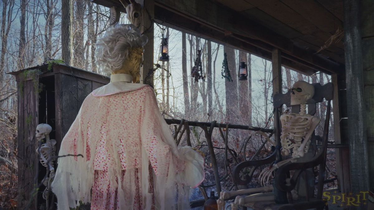 5 Ft 8 In Twisted Grandma Animatronic - Image 5