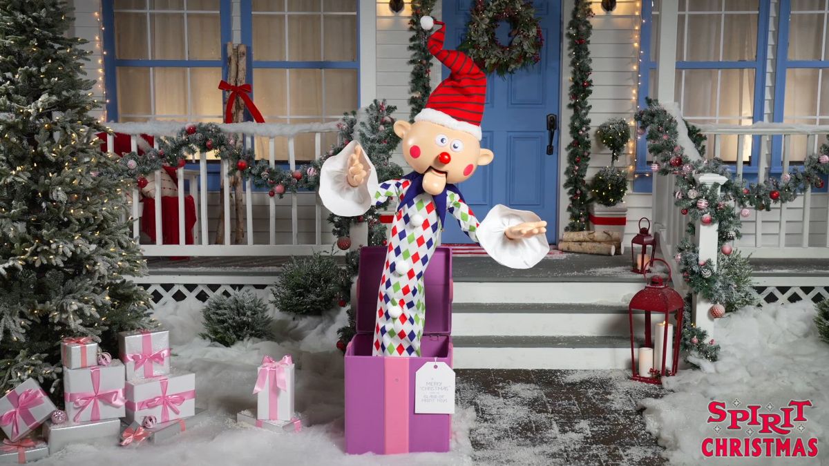 5 Ft 3 In Misfit Charlie-in-the-Box Animatronic - Rudolph the Red-Nosed Reindeer - Image 4